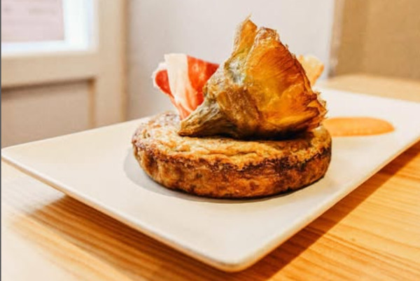 Tortilla alcachofa jamon.